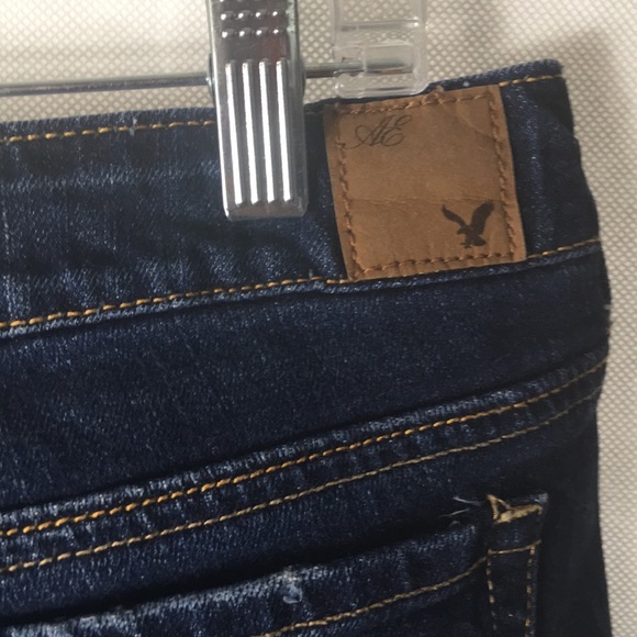 American Eagle Distressed Shorts Size 6 - Picture 7 of 9